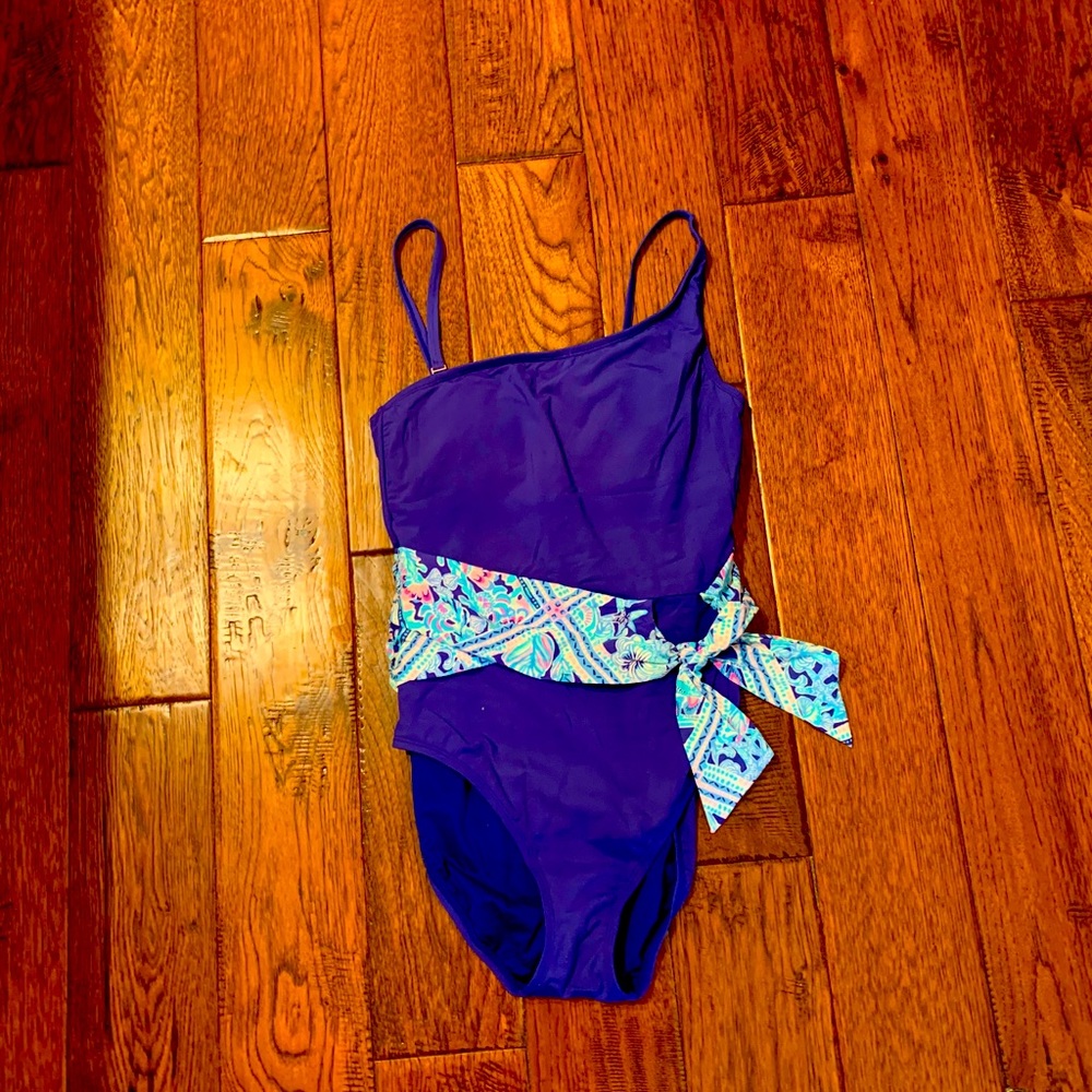Lilly Pulitzer swim suit  size 6